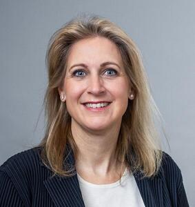  Mag. (FH) Martina  Entner